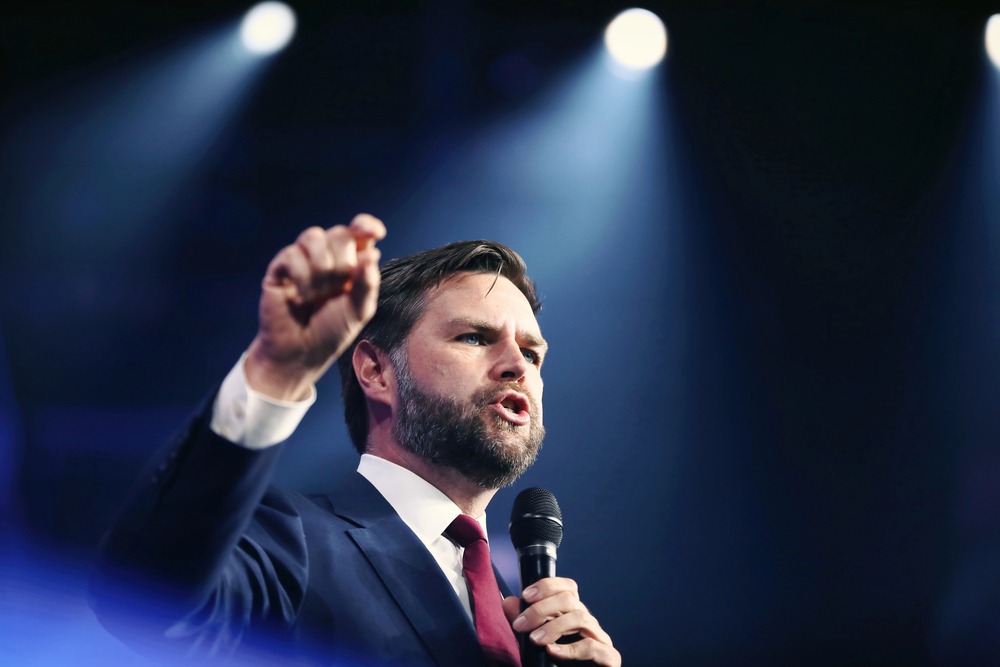 Biden-Supporting Agent Falls for Honeypot Scheme, Puts Vice President in danger